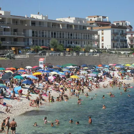 فندق مبيت وإفطار Pescandora 3*