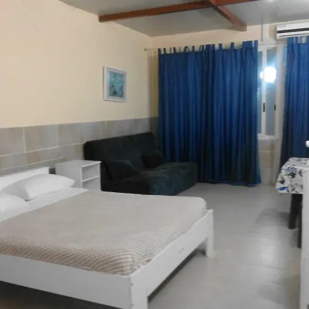 فندق مبيت وإفطار Pescandora 3*